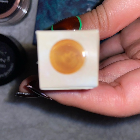 Alamar and blush makeup bundle - Picture 6 of 7